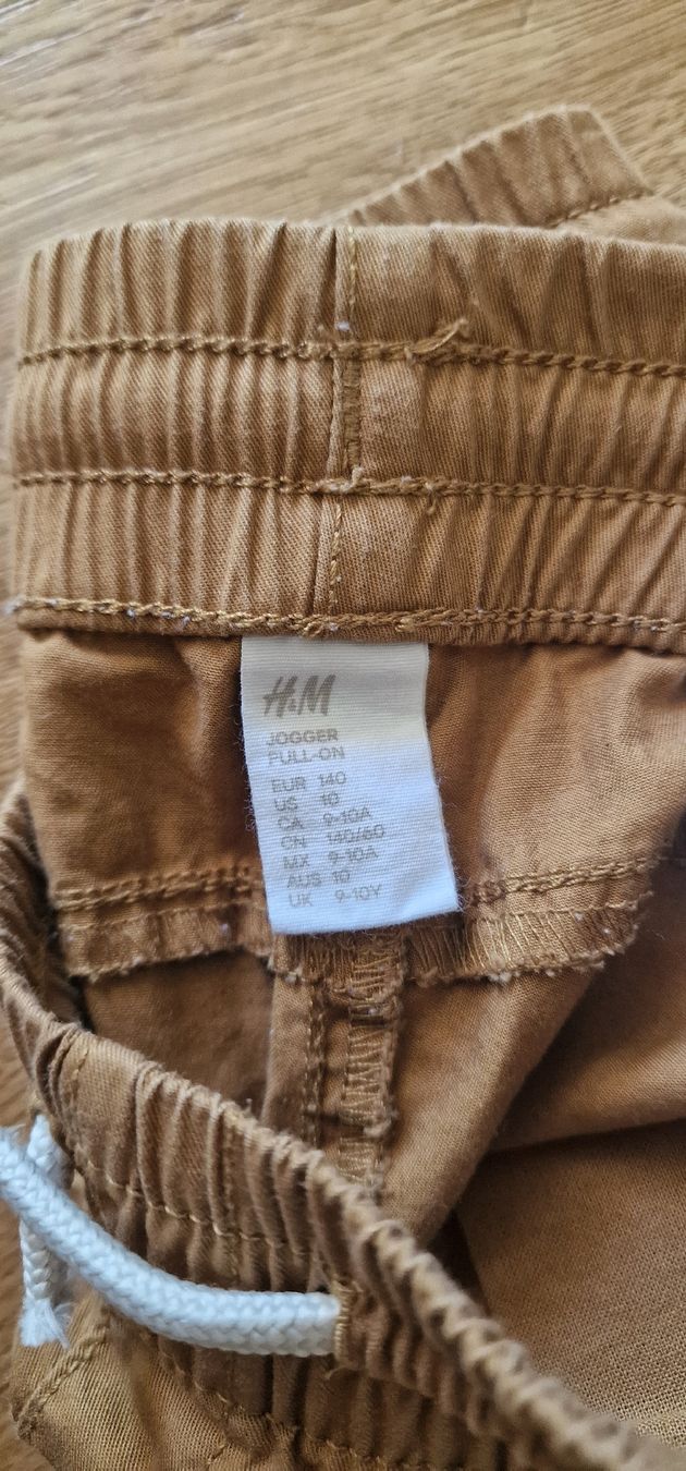 H&M Lotti & Set di vestiti: Sommerhose H&M 134 und 140 – Usato da Emmenbrücke venduto da Nadmorebiti 2