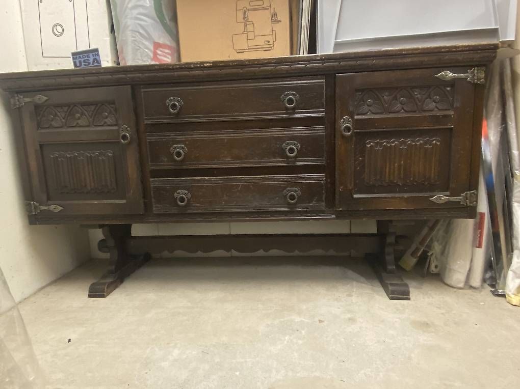 Commodes: Side-Board in dunklem Holz - gratis – D'occasion à Zürich par ricazh8