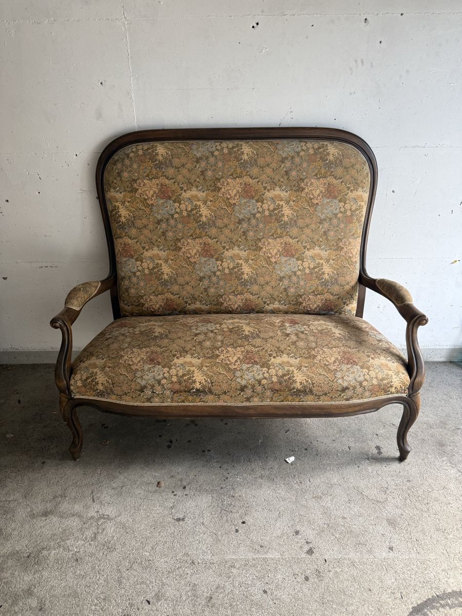Sofas: Sofa alt mit Blumenmuster guter Zustand – Gebraucht aus Moosseedorf von mar_b2vx 1
