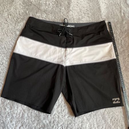 Billabong Platinum X Tribong Boardshorts W36 Schwarz