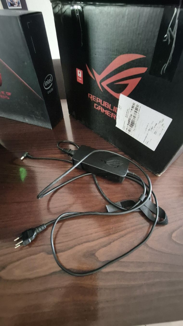 Asus Notebook: ASUS ROG Strix SCAR II GL504GW – Usato da Corcelles-Payerne venduto da craveiro_in4k 8