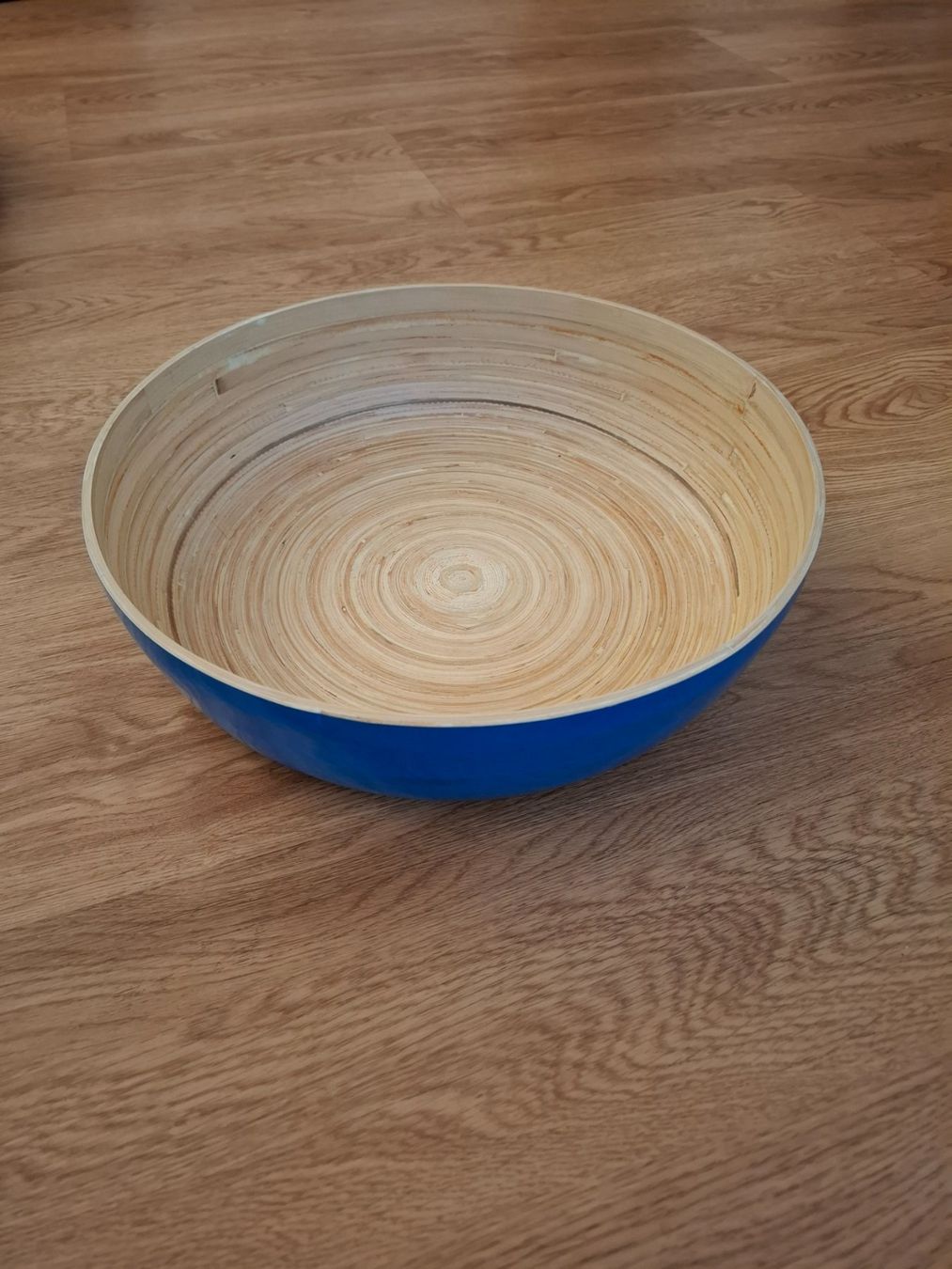 Tutte le decorazioni: Schöne Holzschale mit blauem Rand, XL – Usato da wettingen venduto da Rosarot66