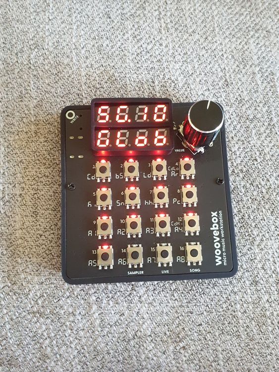 Strumenti musicali: Woovebox Groovebox Synthesizer Sampler – Nuovo e nell'imballaggio originale da Fribourg venduto da Lancius