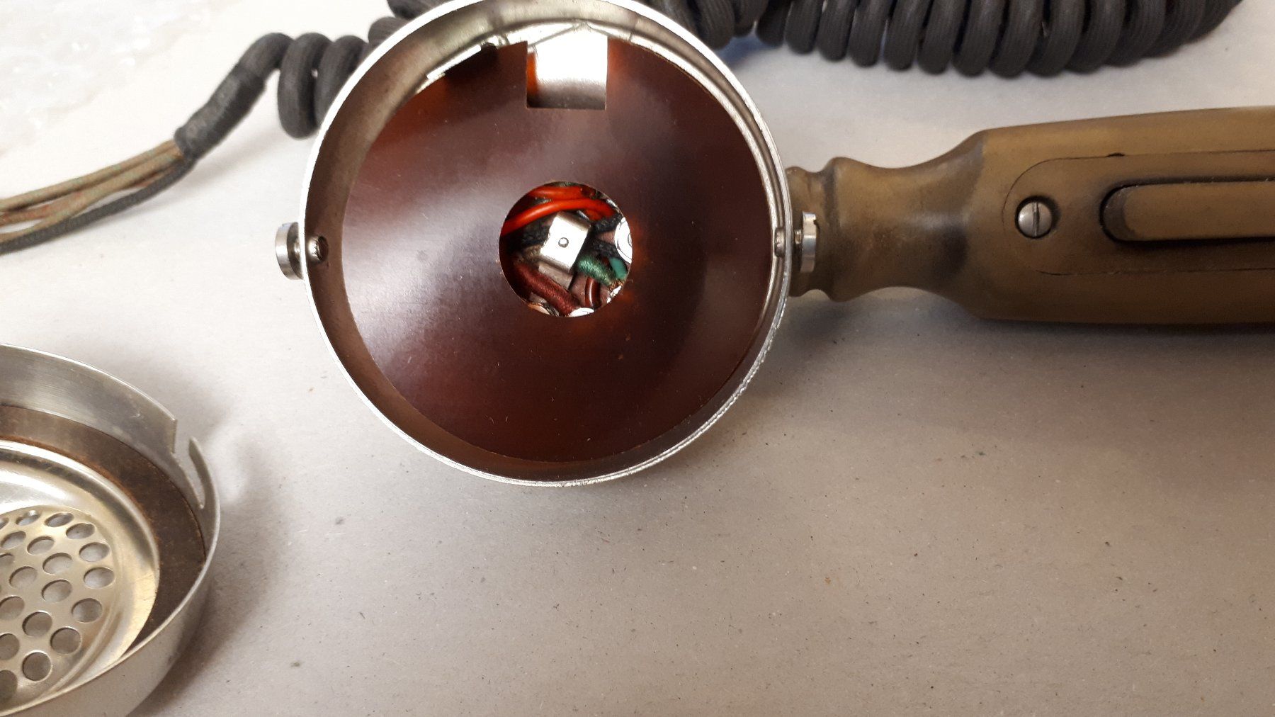Telefoni: Antiker Telefonhörer Metall Spiralkabel – Usato da Madiswil venduto da 20gls 7
