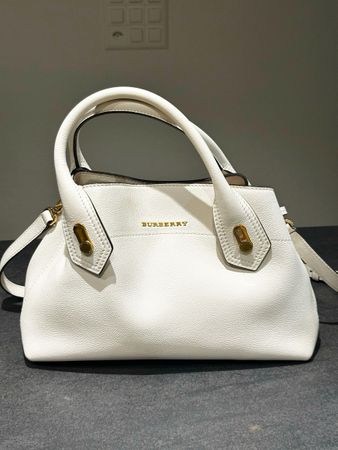 Burberry Handtasche weiss Leder mit Schulterriemen