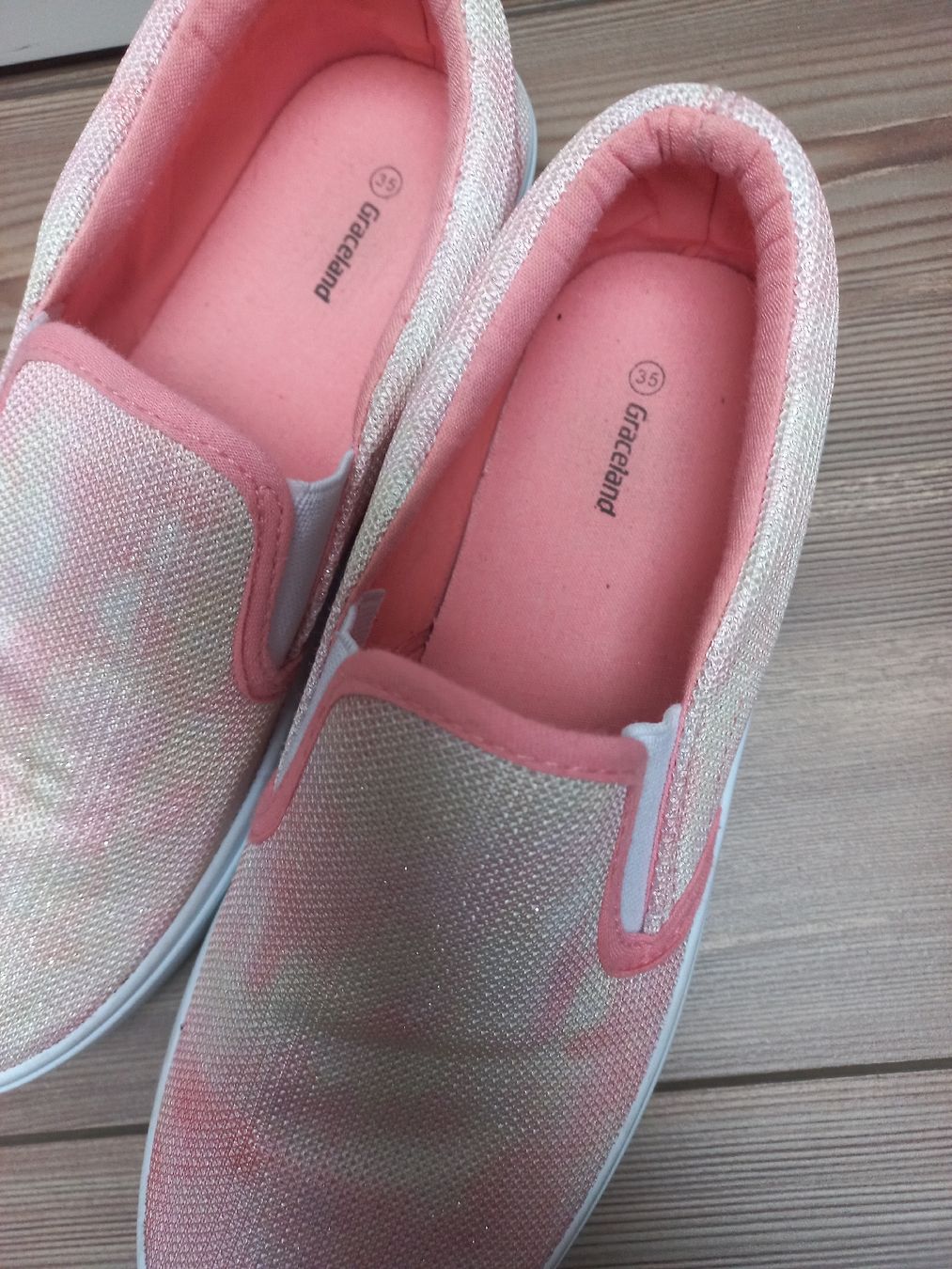 Graceland Scarpe da uomo: Glitzernde Sommer Slip-Ons, Grösse 35, ab 1.- – Usato da Emmenbrücke venduto da Aeabach 2