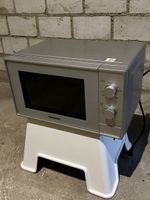 PANASONIC Mikrowelle mit Grillfunktion (Silber) NN-K12JMMWPG