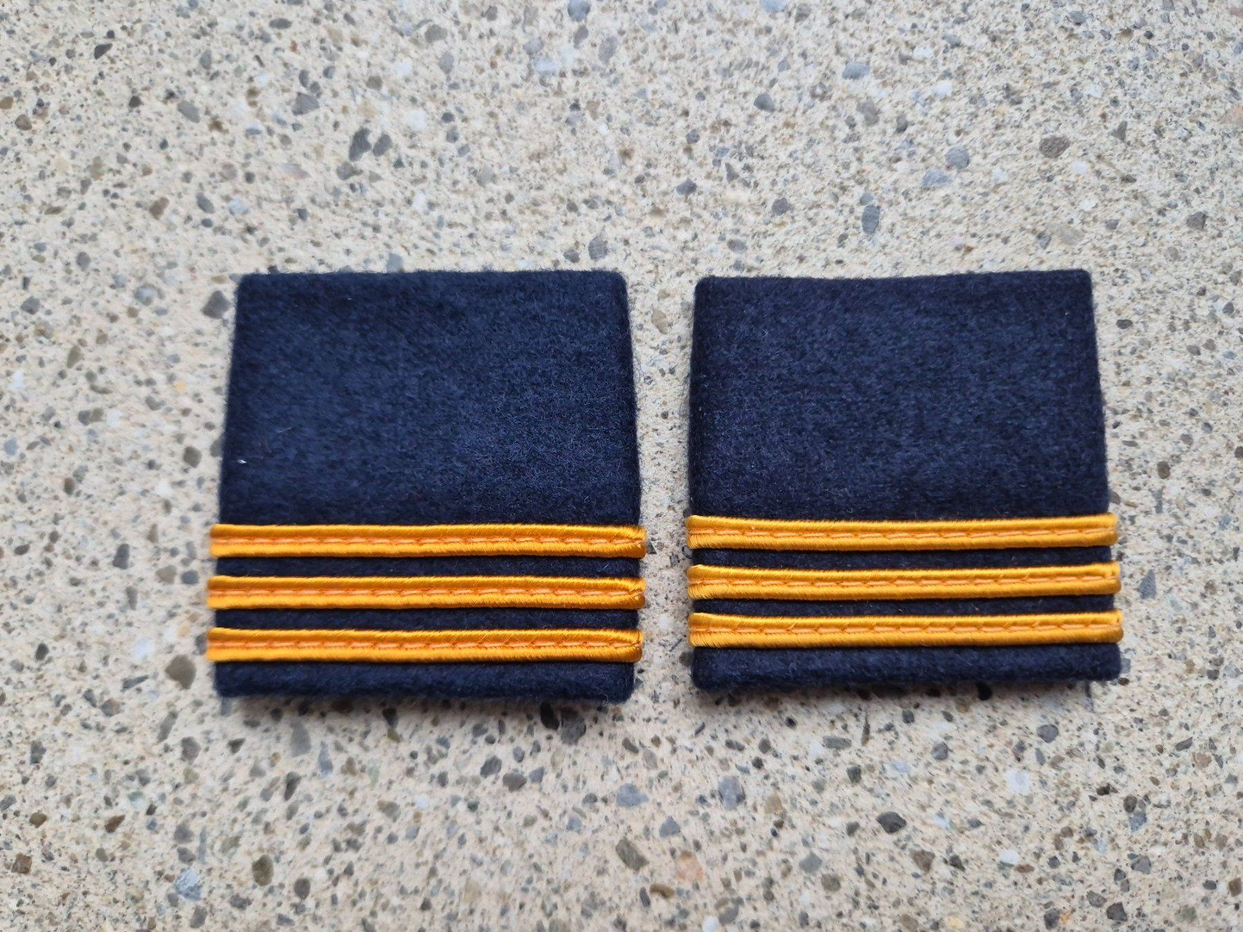 Schweizer Armee Placchette & Badge: * Gradabzeichen Patten Set Luftwaffe * – Nuovo e nell'imballaggio originale da Riedholz venduto da fr_sIruP