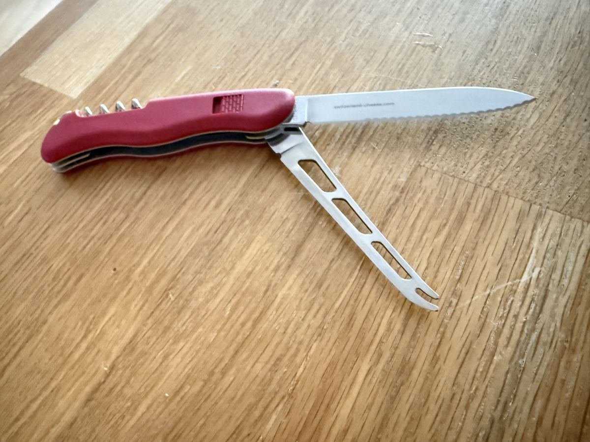 Victorinox Couteaux de poche: Victorinox Kässemesser mit Wellenschliff – D'occasion à Goldach par Donpancho 3