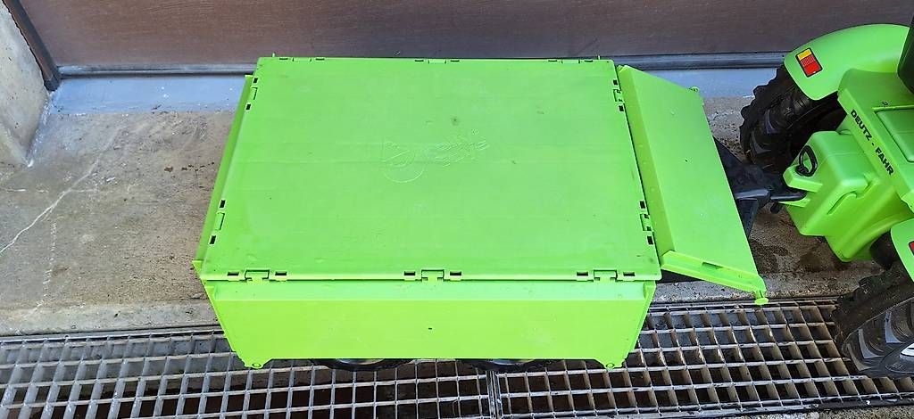 Véhicules pour enfants: Kindertraktor mit Anhänger – D'occasion à Ins par Purry 3