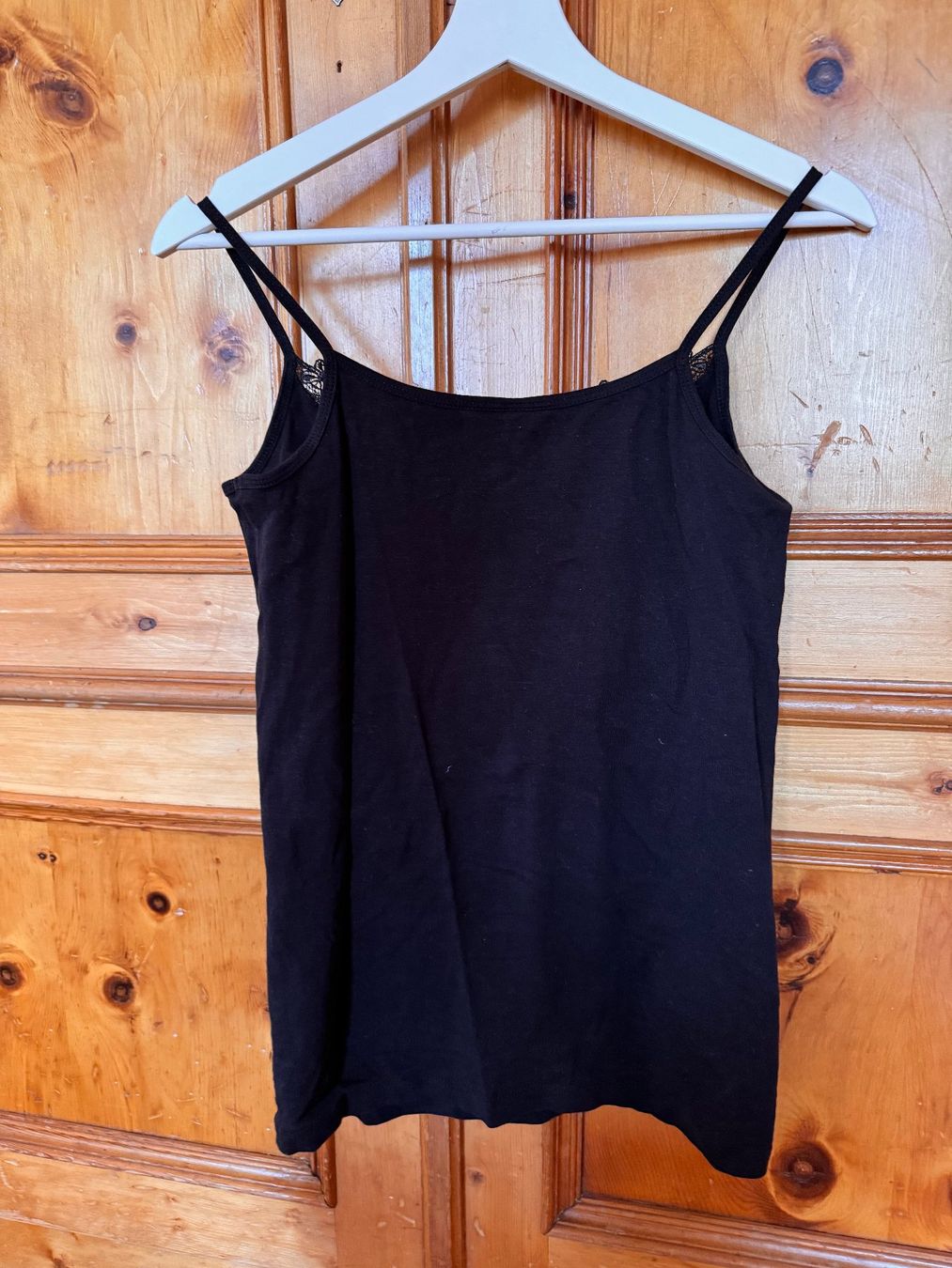 Top: Baumwoll Trägershirts in Grösse M – Usato da Zürich venduto da 411osmanbey 2