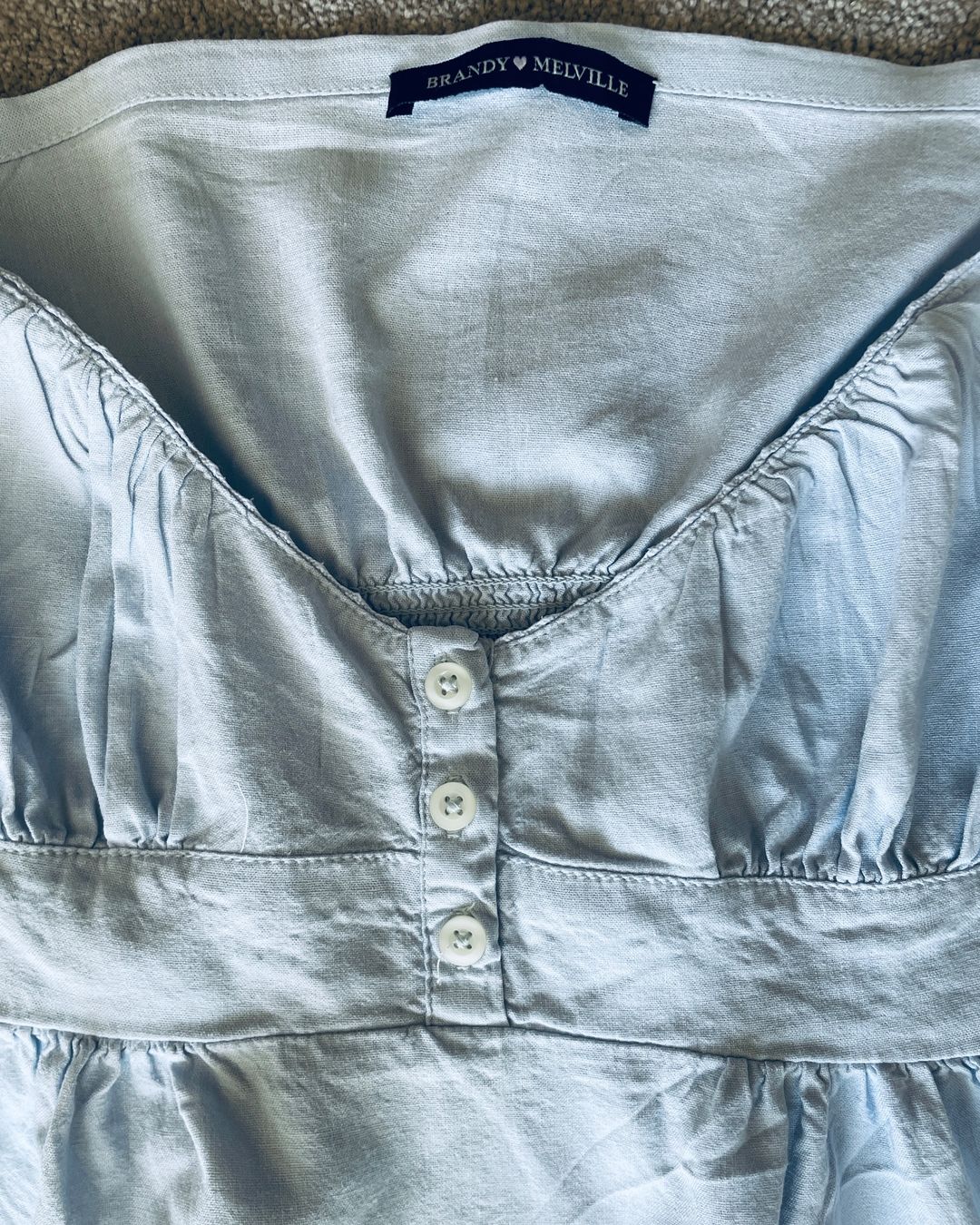 Brandy Melville Tops: Top Brandy Melville bleu clair – Gebraucht aus Jussy von Retrove 1