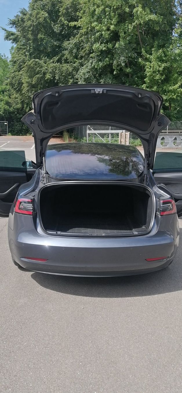 Tesla Autos: Tesla Model 3 Performance - FSD, zweifach bereift, Extras – Gebraucht aus Cham von SULZER01 2