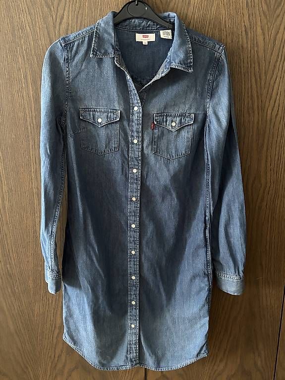 Levi's Robes: Robe en jean Levis Taille XS – D'occasion à Genève par Mayatatiana