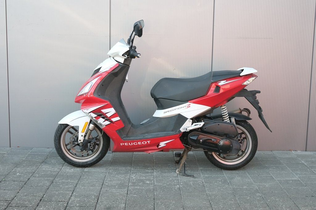 Peugeot Scooter: Peugeot 50 75kmh – Usato da Sargans venduto da pirelli146