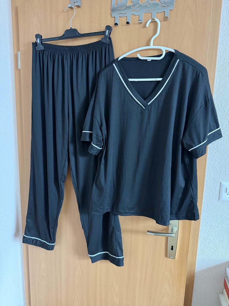 Négligés & Pyjamas: Pyjama neuf taille 42/44 – Neuf avec emballage d'origine à Savagnier par Pivovar2