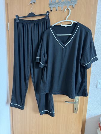 Pyjama neuf taille 42/44