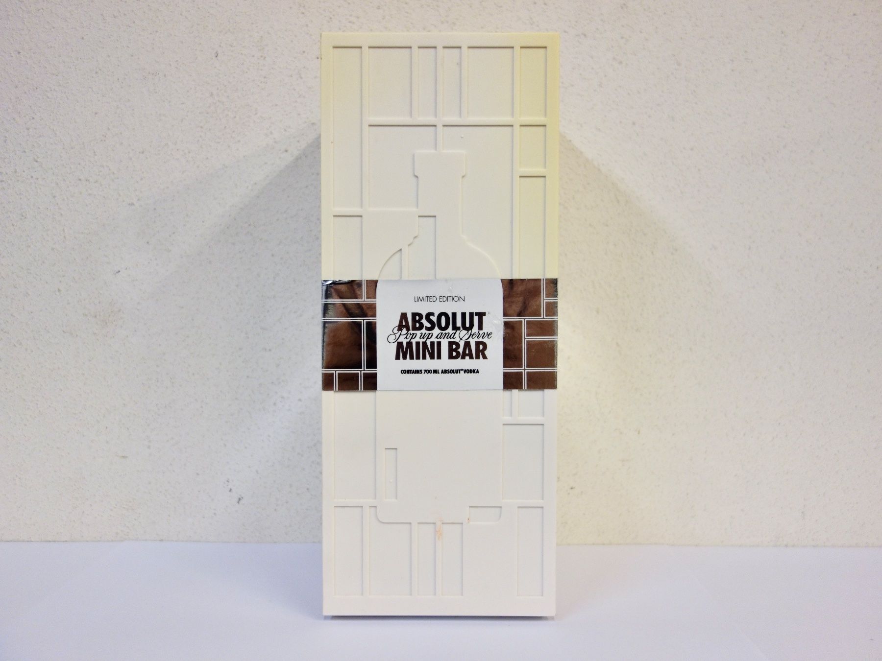 Absolut Vodka Spirituosen: 1 x ABSOLUT VODKA ABSOLUT MINI BAR Edition 2009 – Neu und originalverpackt aus Kerzers von zimmergruen