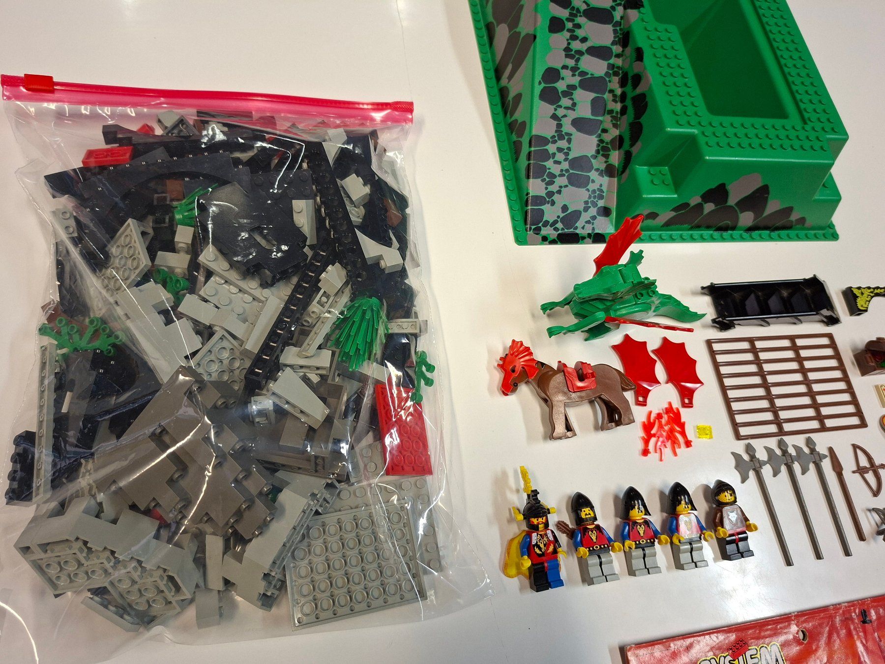 Lego Spielzeuge: Lego 6082 Fire Breathing Fortress – Gebraucht aus Sils im Domleschg von AMAG_AUDI_ZH 2