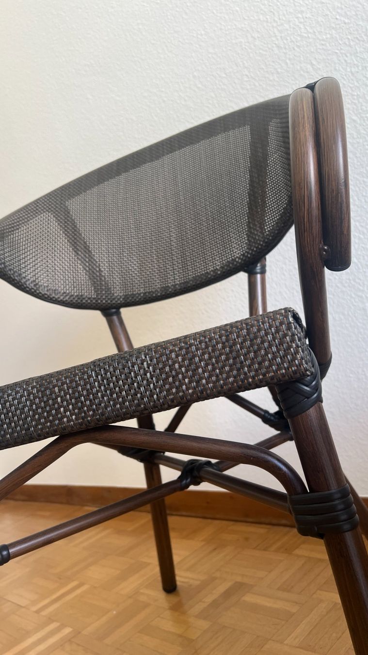 Set di tavolo e panche: Coffee table + 2 garden chairs, perfect for summer! – Usato da Basel venduto da haguen_tr9f 5