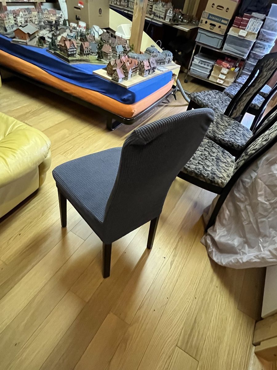 Chaises: 6 Stühle mit gemusterten Stoff – D'occasion à Wängi par Maggj 3