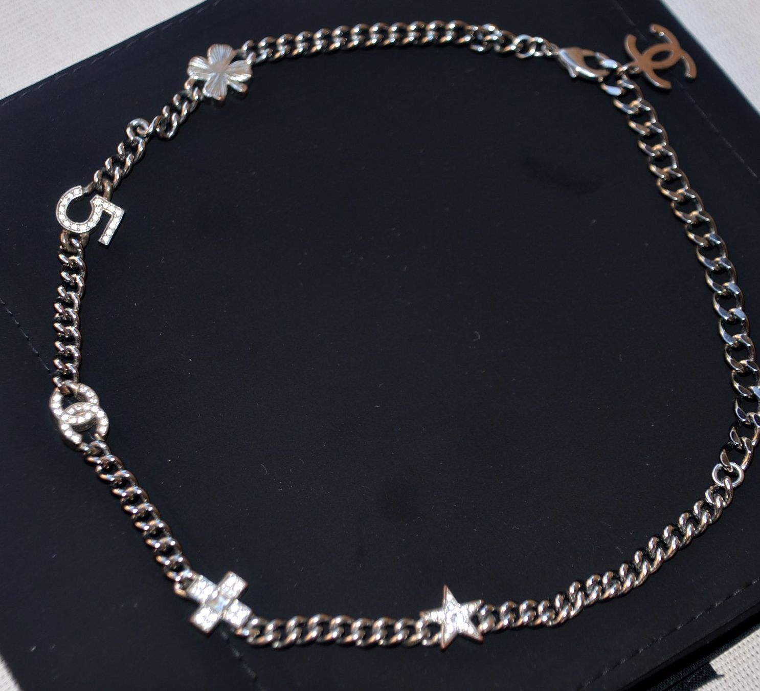 Chanel Catenine: Chanel Halskette /  Collier – Usato da Collonges venduto da arashee 6