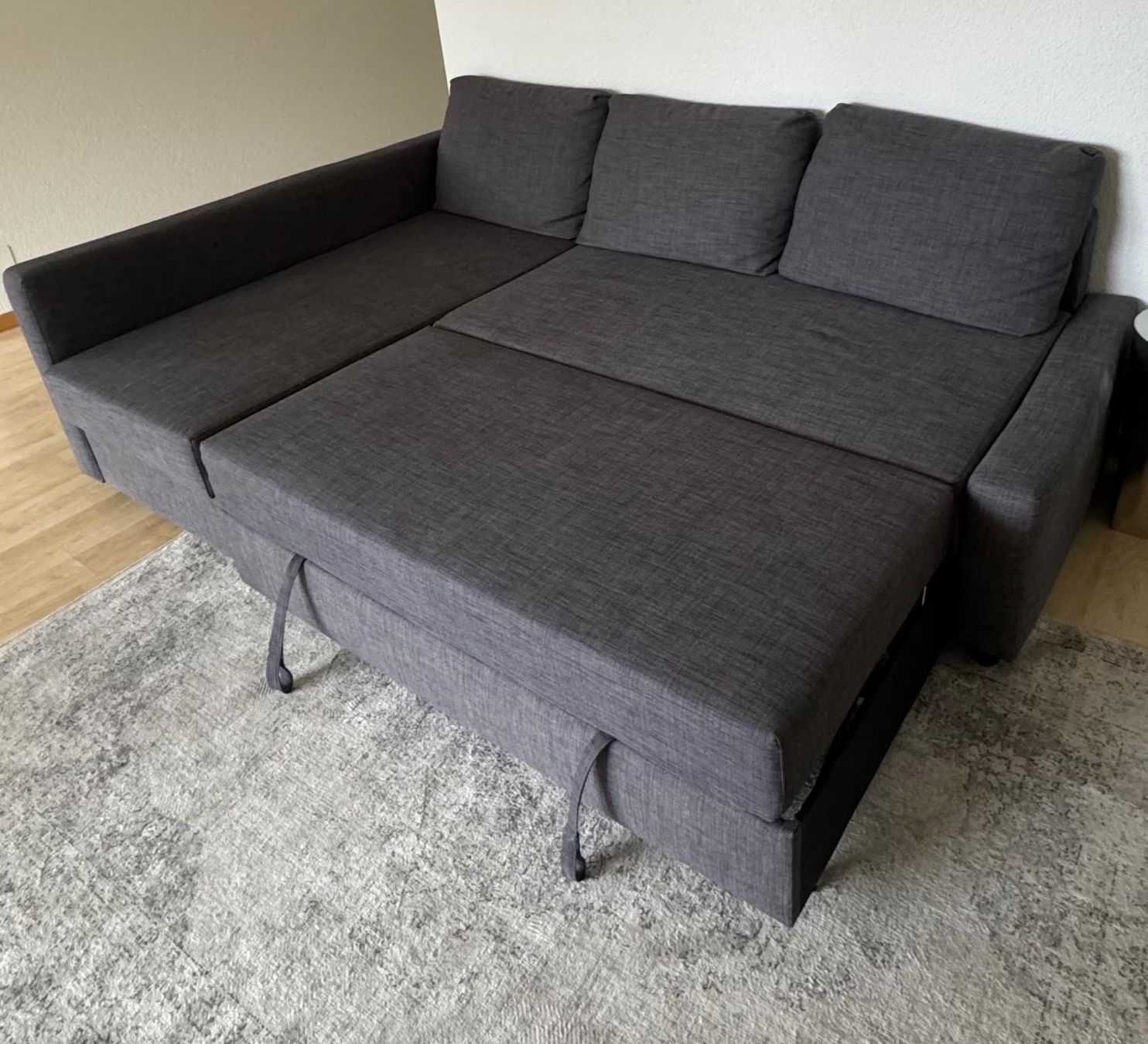 Ikea Divani: Sofa Bed with Chaise Lounge, Dark Grey, Used Condition – Usato da Walchwil venduto da vpy_rl6m 2