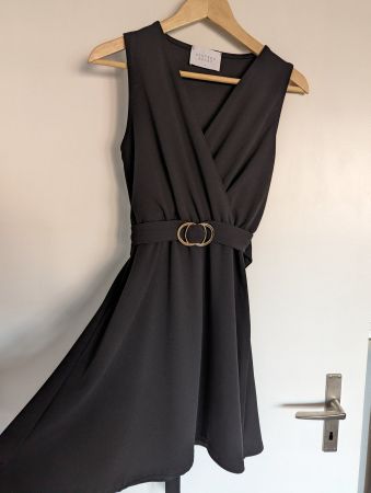 Sommerkleid mit Bindegürtel chic schwarz