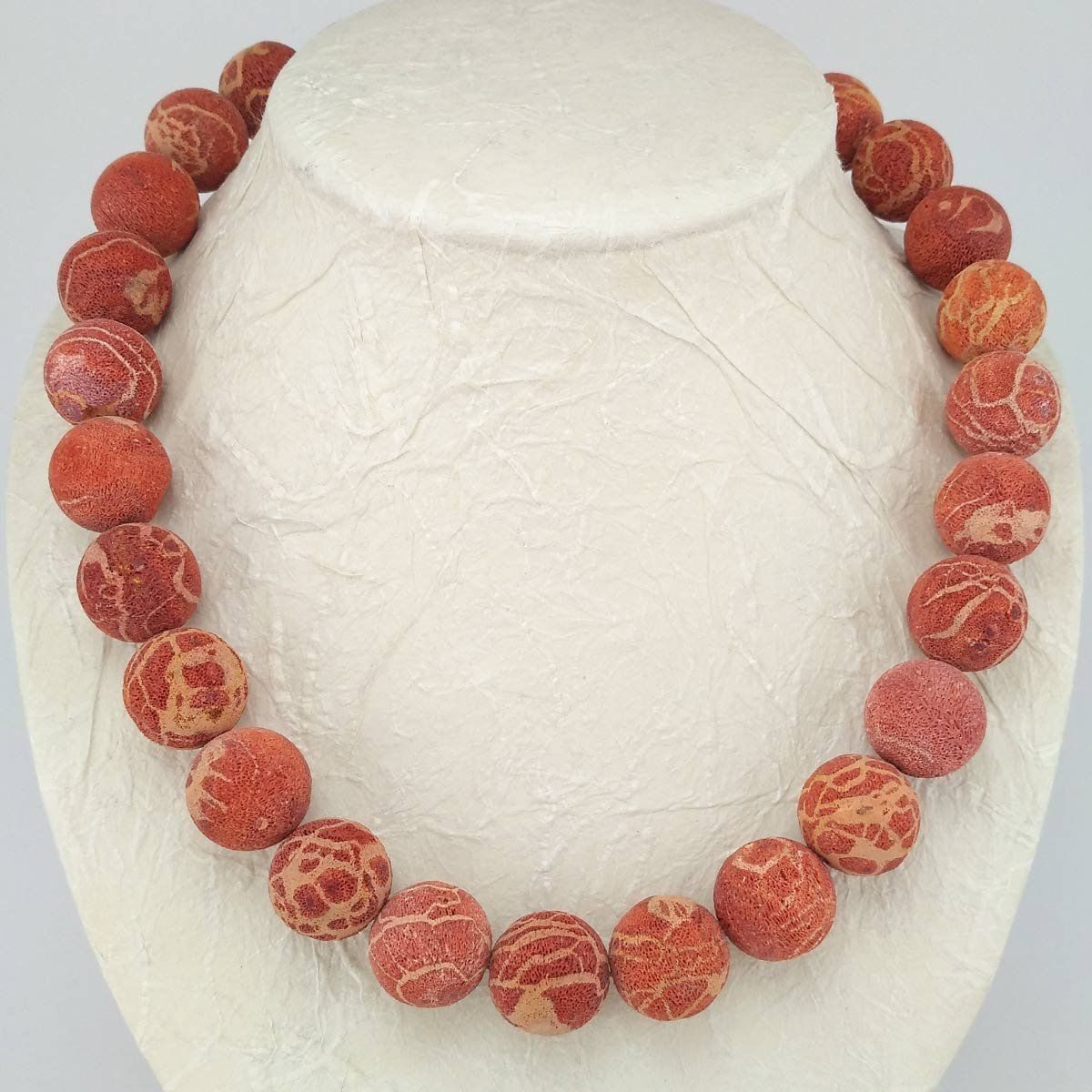Catenine: Rote Schaumkorallen Halskette – Nuovo e nell'imballaggio originale da Meilen venduto da Byrd-bijoux