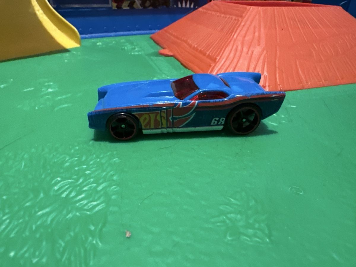 Hot Wheels Giocattoli: Hot Wheels Monster Trucks Bahn T-Rex Vulkan Arena – Usato da Schwerzenbach venduto da Marsupi 3