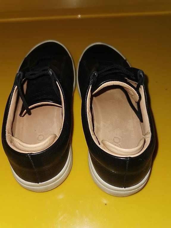 Chaussures femmes: ECCO Leder Sneaker Schwarz VHB Preis – D'occasion à Langendorf par ima_vcn7 2