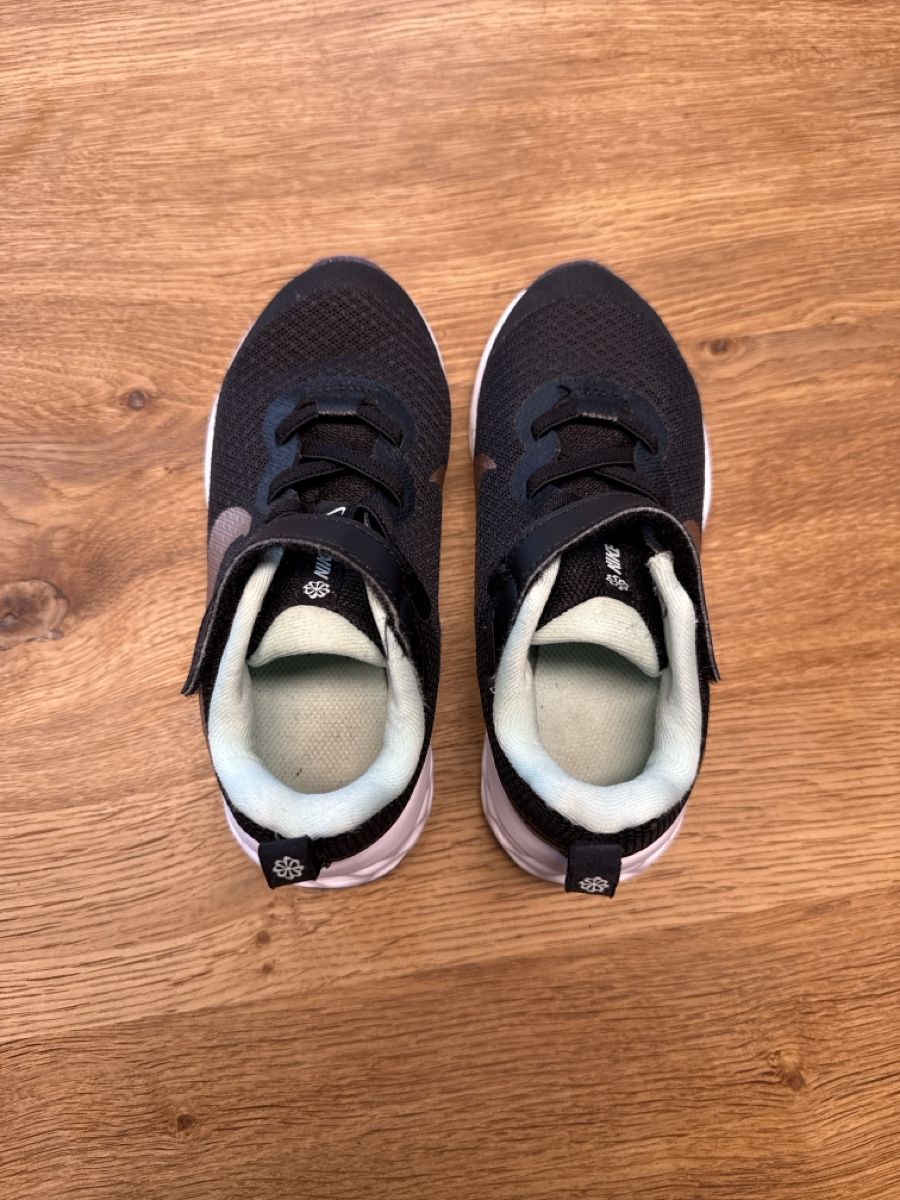 Nike Scarpe per ragazzi: Sneaker Nike Gr. 28 – Usato da Rohr b. Olten venduto da -FaLu- 3
