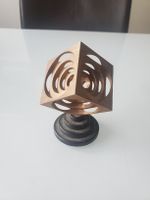 Geometrische Figur aus Metall