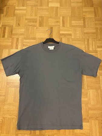 T-Shirt in Grau