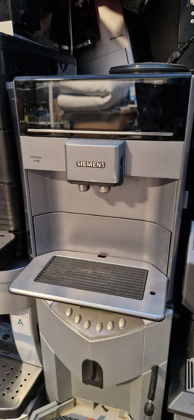 Siemens Kaffeemaschinen & Espressomaschinen: Kafeemaschine SIEMENS EQ.6plus – Defekt aus Romanshorn von fag_gnd6