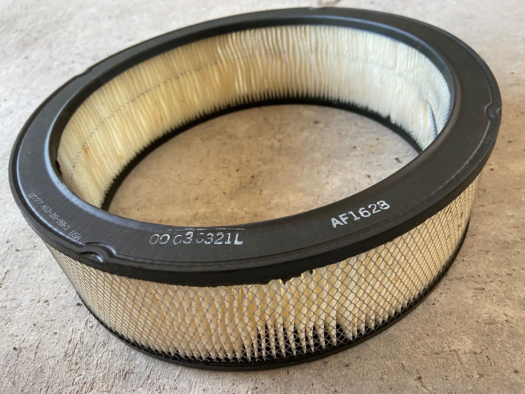 Ventilation: Luftfilter V8 Motor – D'occasion à Krummenau par Deezley