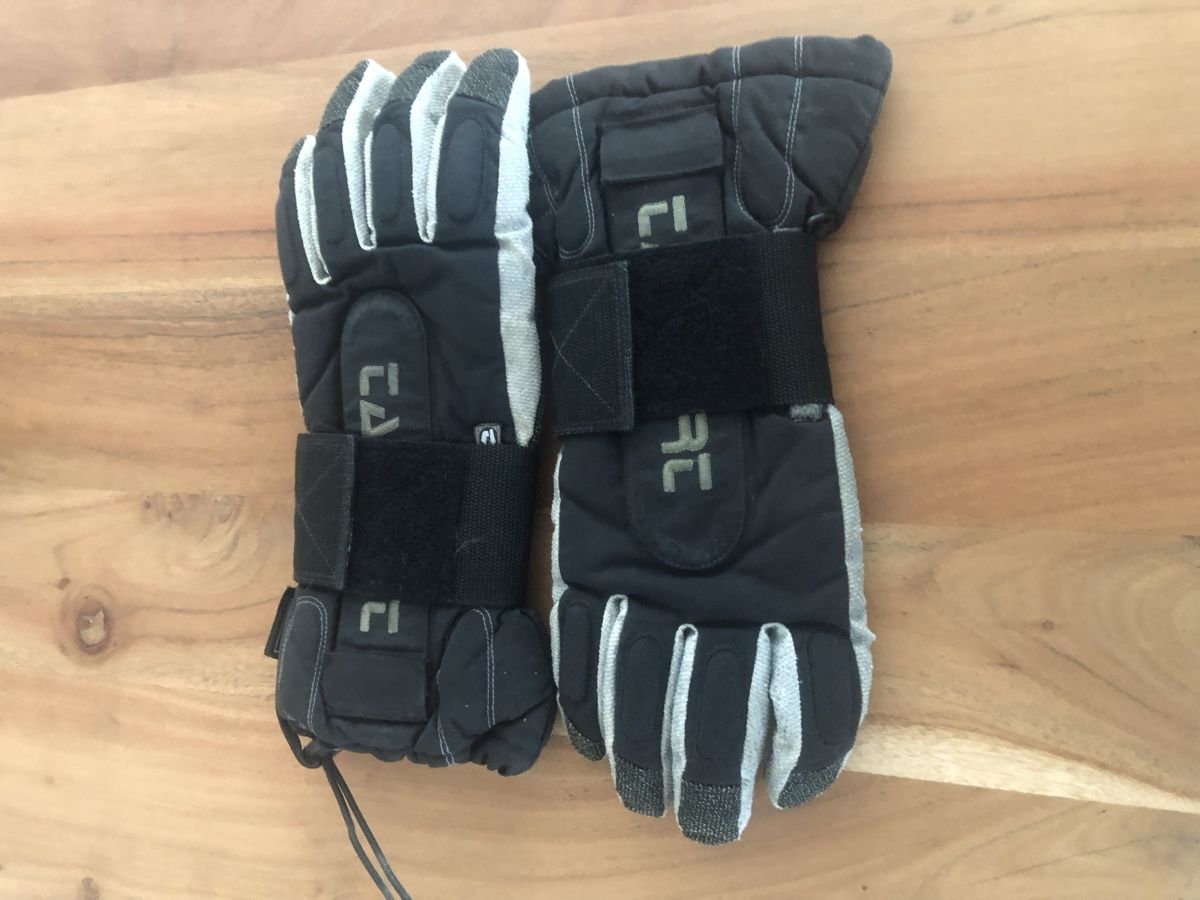 Guanti & manicotti: Snowboardhandschuhe – Usato da Naters venduto da Headliner88
