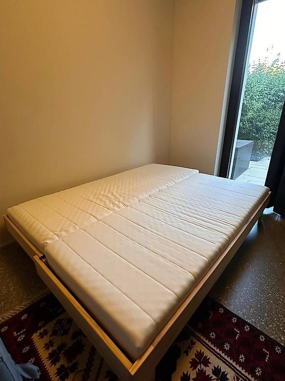 Betten: Bed with mattress – Gebraucht aus Zürich von soc_kl9g 2