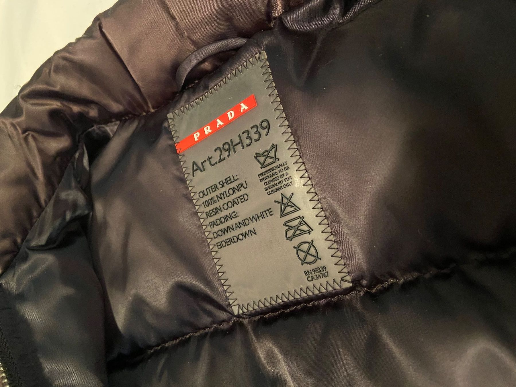 Prada Mäntel: Prada Daunenmantel – Neu (gemäss Beschreibung) aus Unterengstringen von bar_rh5f 1