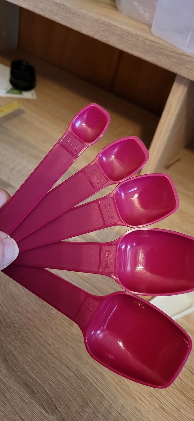 Tupperware Löffel: Tupper Messlöffel von 1,2,5,15 und 25 ml – Neu (gemäss Beschreibung) aus Schweizersholz von fuchs06