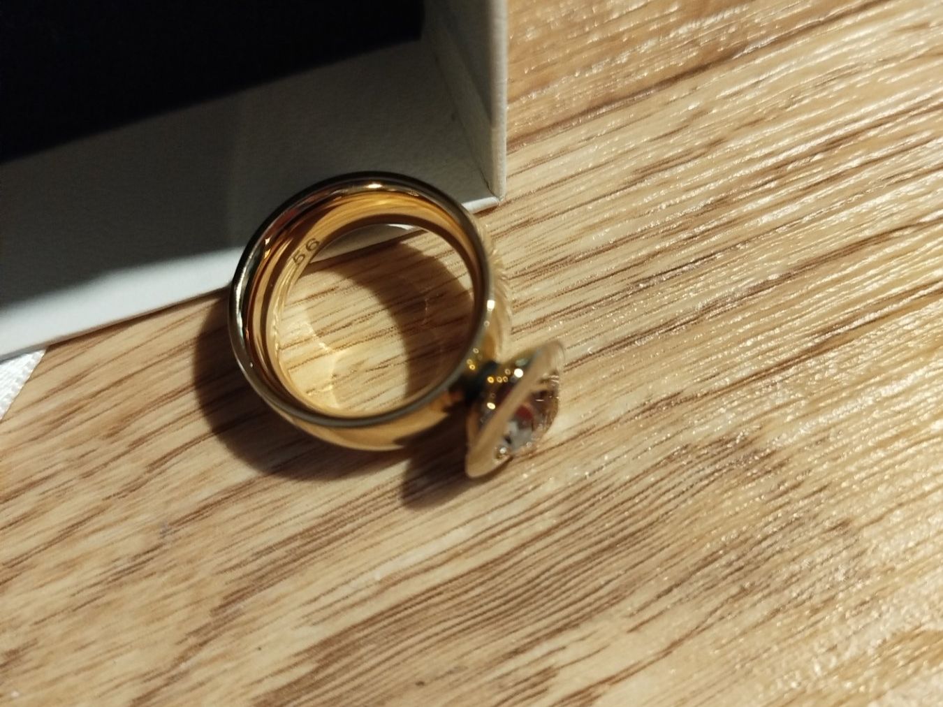Anelli: Ring mit grossem Kristallstein, Grösse 56, schick! – Usato da Gränichen venduto da karthu 1