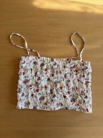Top mit Blumenmuster 