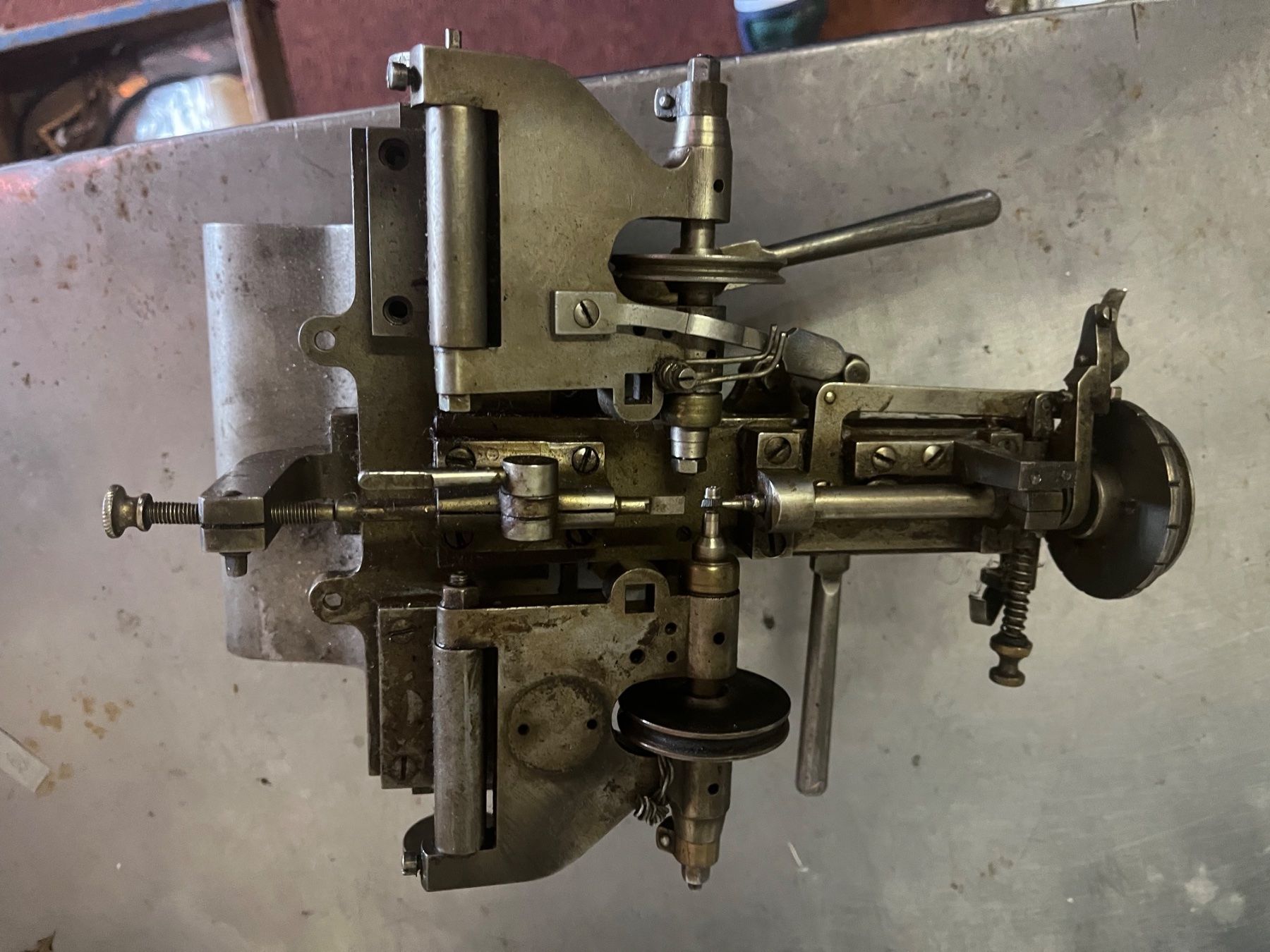Tutte le macchine: Machine à tailler les roues d'ancre – Usato da St-Légier-Chiésaz venduto da Antichorloge 2