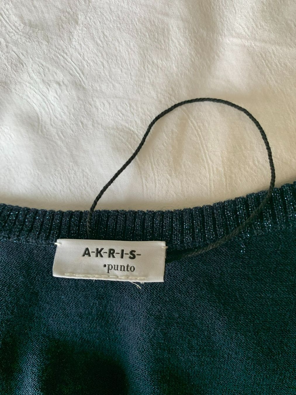 Akris Maglioni & Felpe: AKRIS: Neuer blauer Pullover mit Glitter-Effekt, 34 – Nuovo (secondo la descrizione) da Luzern venduto da paulablue 8