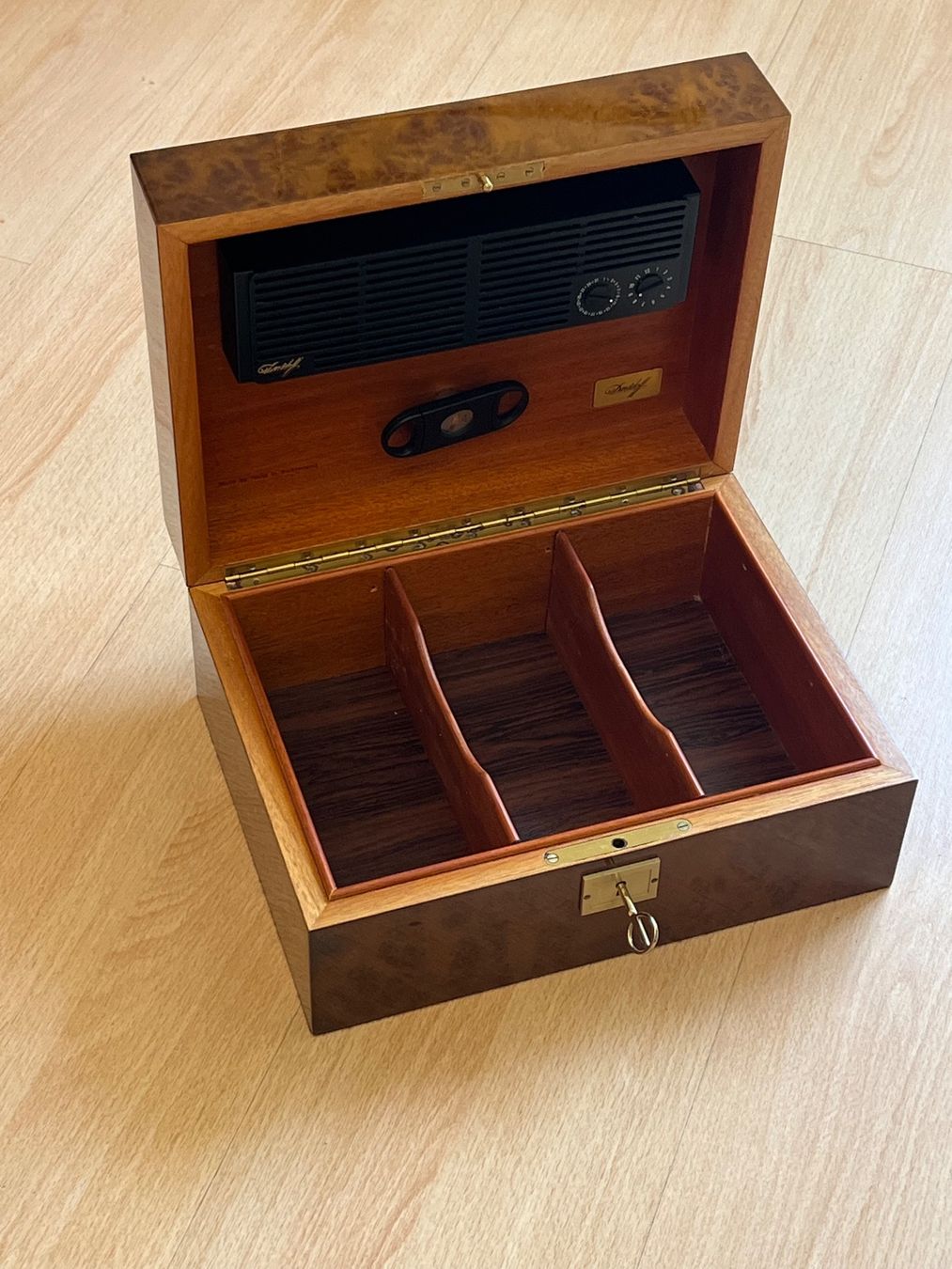 Davidoff Humidore: Humidor 'Davidoff' für Zigarren – Gebraucht aus Zürich von Id5269 1