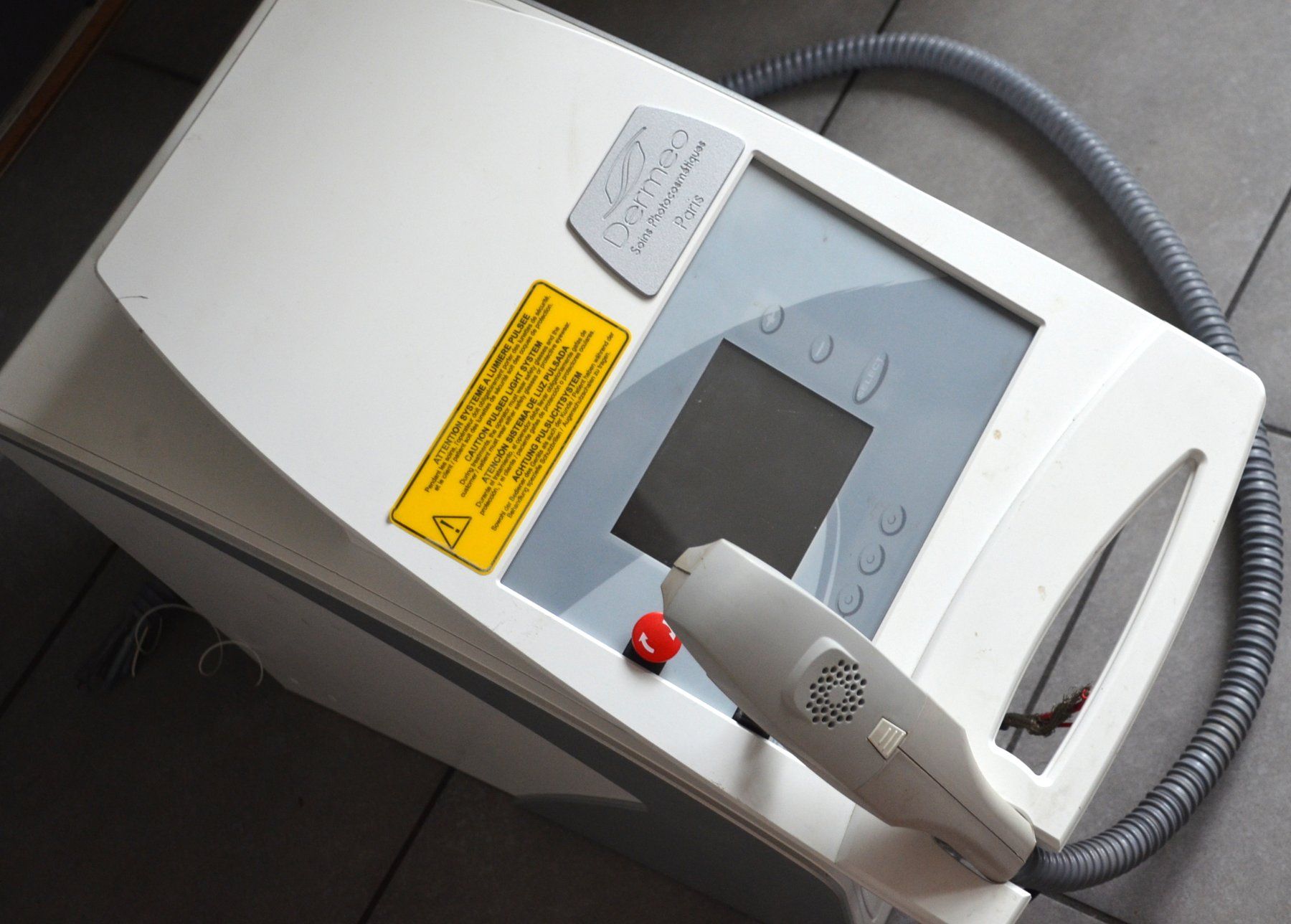 Medizinische Geräte: DERMEO ESTHEFLASH 3 - IPL Intense Pulsed Light – Gebraucht aus Collonges von arashee