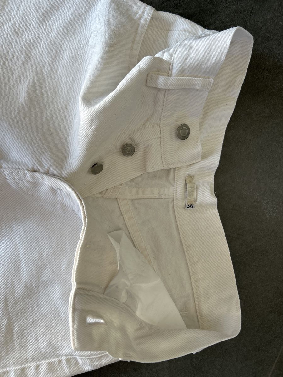 Hosen: Shorts blancs 36 – Gebraucht aus Yens von Chriis 2
