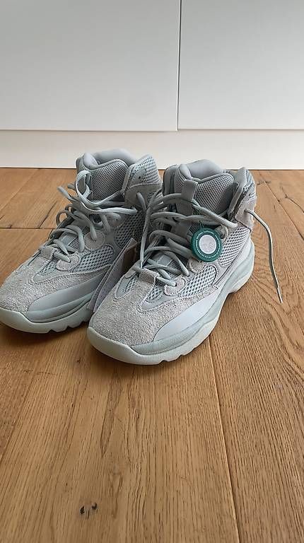 Adidas Herrenschuhe: Adidas yeezy desert boots – Gebraucht aus Oberwil-Lieli von ama_78sr