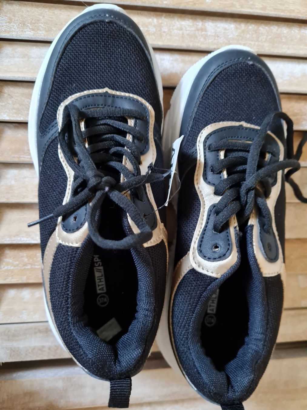 Damenschuhe: Baskets – Neu (gemäss Beschreibung) aus Grand-Lancy von ana_7y2f 3
