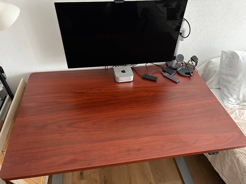Scrivanie: Höhenverstellbarer Bürotisch – Usato da Luzern venduto da Aceleo 1
